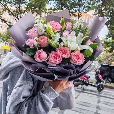 忻州11朵戴安娜粉玫瑰百合，与你一起追逐梦想